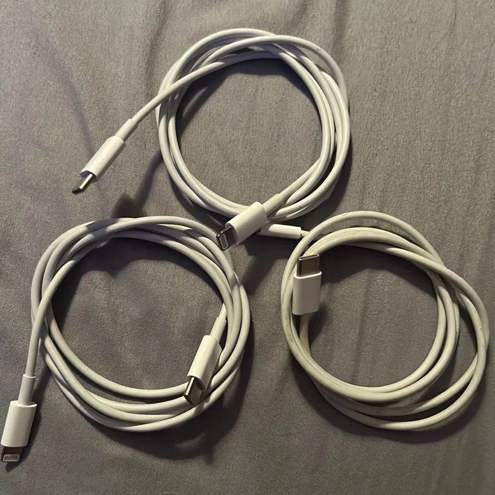 3 Apple USB-C to lightening cable (1m)